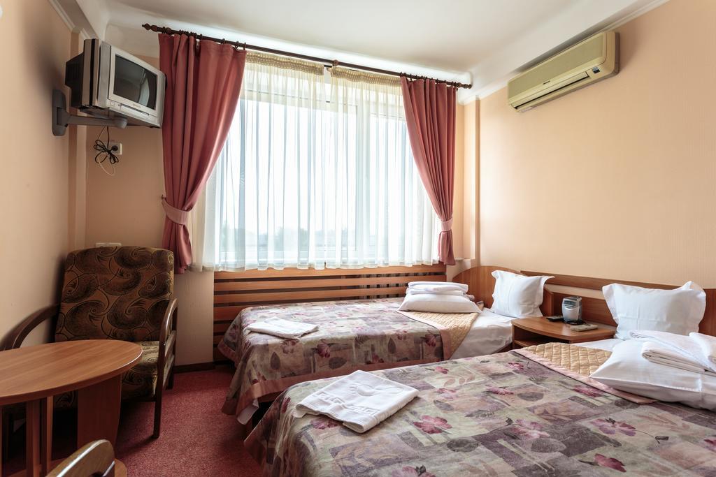 Druzhba Service Hotel Kiev Exterior foto
